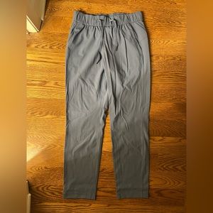 Lululemon On The Fly Pant - Ink Blue - Size 4